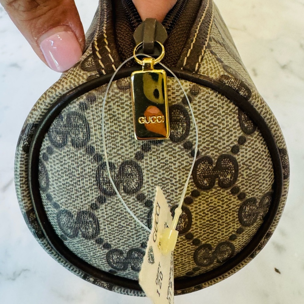 RARE Vintage Unused Gucci Round Makeup Pouch 1980’s in EXCELLENT Condition - Picture 4 of 10
